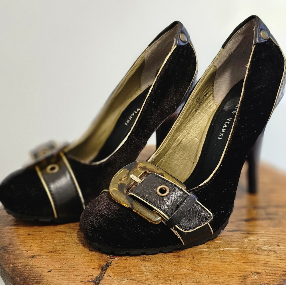 Roberto Vianni velvet and leather stiletto pumps, size 5.5